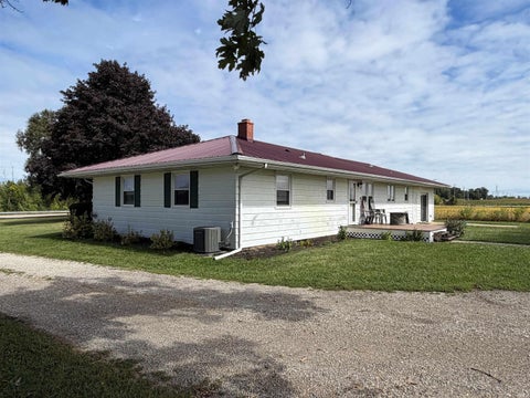 Tiny photo for 28112 County Road 26, Elkhart, IN 46517 (MLS # 202638854)