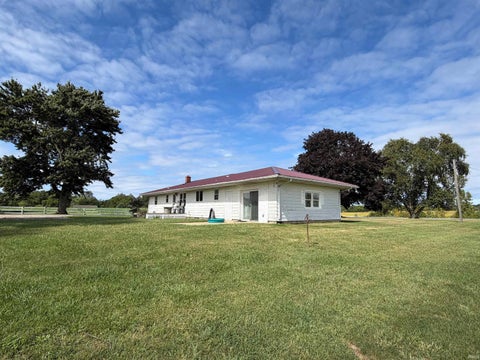 Tiny photo for 28112 County Road 26, Elkhart, IN 46517 (MLS # 202638854)