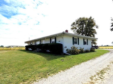 Tiny photo for 28112 County Road 26, Elkhart, IN 46517 (MLS # 202638854)