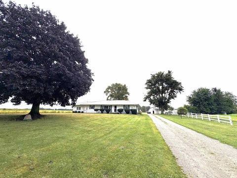 Tiny photo for 28112 County Road 26, Elkhart, IN 46517 (MLS # 202638854)
