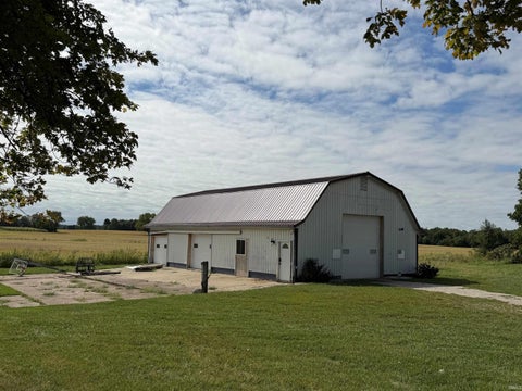 Tiny photo for 28112 County Road 26, Elkhart, IN 46517 (MLS # 202638854)