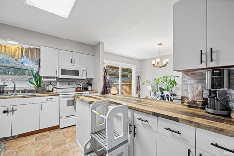 Tiny photo for 3017 Greenbrier Avenue, West Lafayette, IN 47906 (MLS # 202643848)