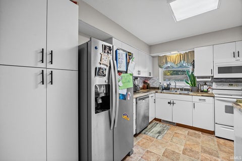 Tiny photo for 3017 Greenbrier Avenue, West Lafayette, IN 47906 (MLS # 202643848)