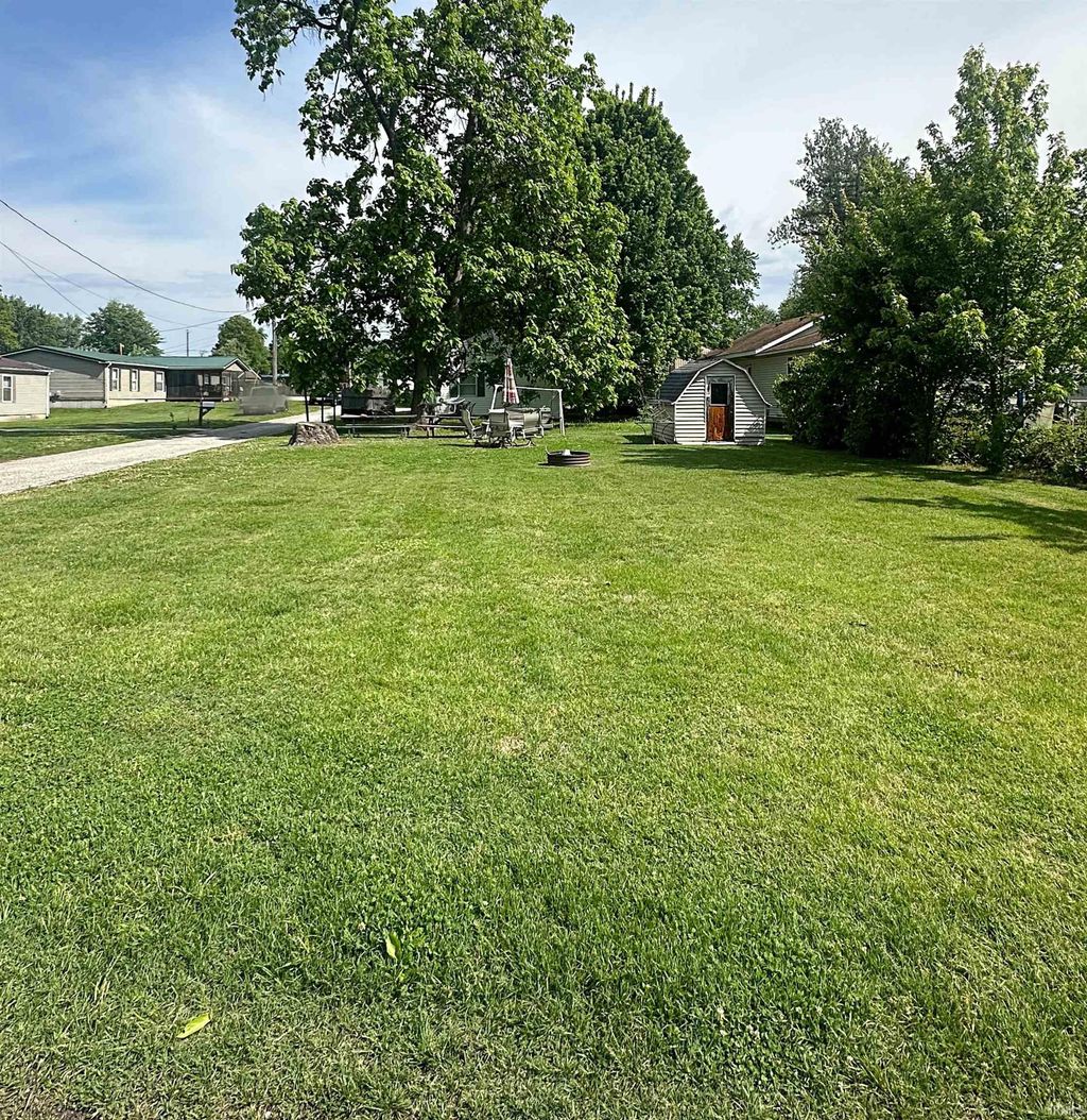 Photo of 510 NW 10th Street, Washington, IN 47501 (MLS # 202616790)