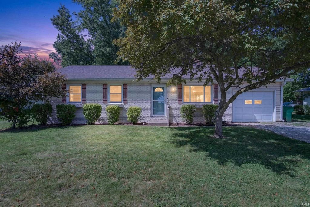 Photo of 602 ELLIOTT Court, Greentown, IN 46936 (MLS # 202621324)