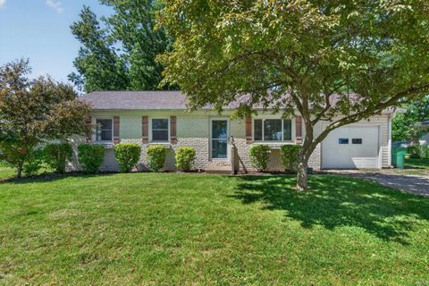 Photo of 602 ELLIOTT Court, Greentown, IN 46936 (MLS # 202621324)