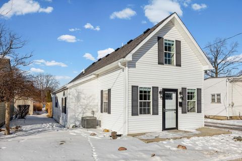 Photo of 1120 S 20Th Street, Lafayette, IN 47905 (MLS # 202604435)