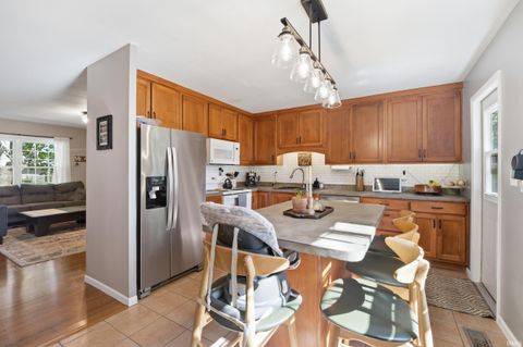 Tiny photo for 20 Kenilworth Court, Lafayette, IN 47909 (MLS # 202624981)