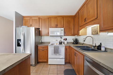 Tiny photo for 20 Kenilworth Court, Lafayette, IN 47909 (MLS # 202624981)