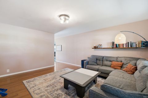 Tiny photo for 20 Kenilworth Court, Lafayette, IN 47909 (MLS # 202624981)