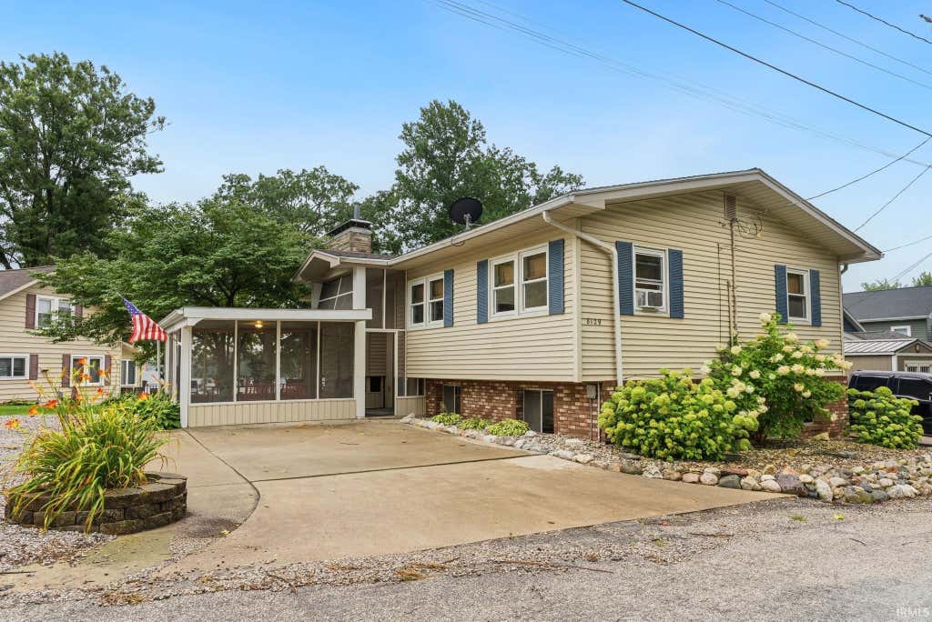 Photo of 8129 E Wade Lane, North Webster, IN 46555 (MLS # 202633432)
