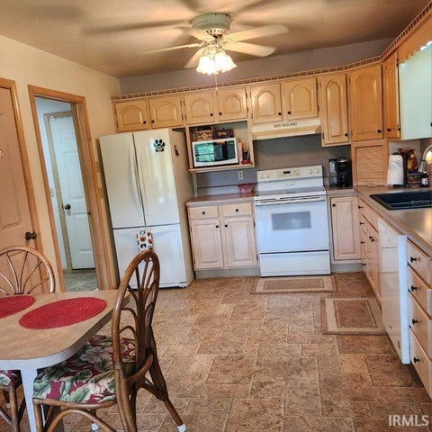 Tiny photo for 6999 E Tee Trail, Syracuse, IN 46567 (MLS # 202644908)