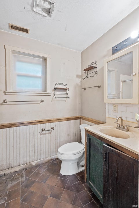 Tiny photo for 6709 E South Barbee Drive, Pierceton, IN 46562 (MLS # 202634775)
