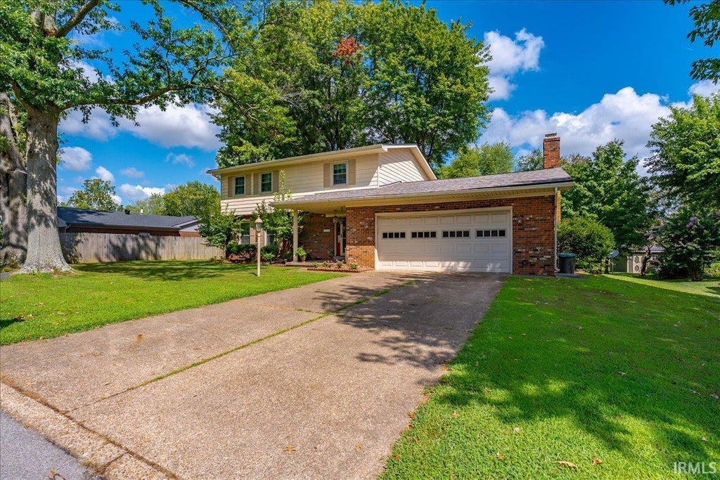 Photo of 8366 Larch Place, Newburgh, IN 47630 (MLS # 202634600)