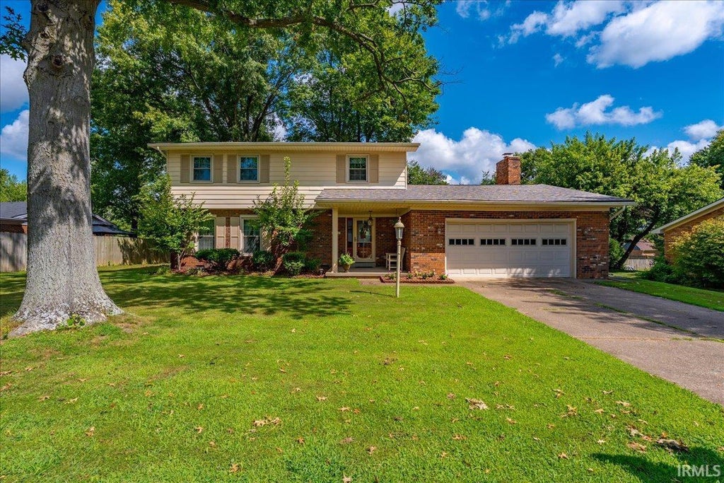 Photo of 8366 Larch Place, Newburgh, IN 47630 (MLS # 202634600)