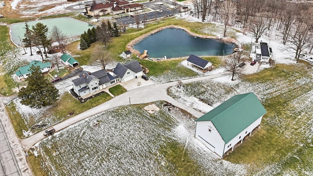 Photo of 14034 Lima Road, Fort Wayne, IN 46818 (MLS # 202610111)