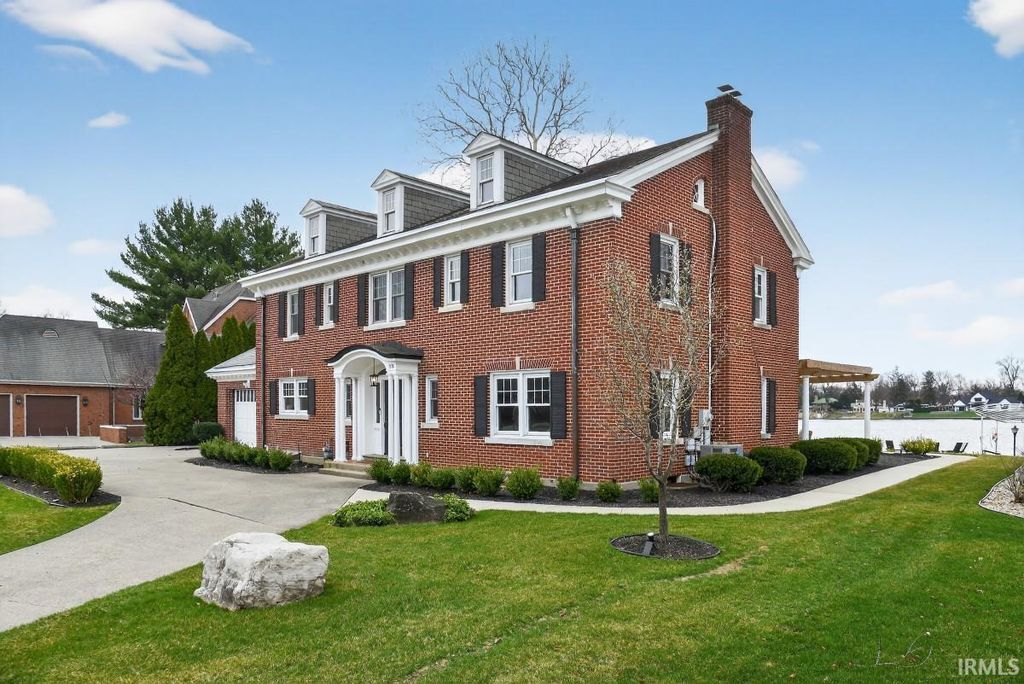 Photo of 1901 Greenleaf Boulevard, Elkhart, IN 46514 (MLS # 202611258)