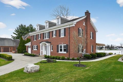 Photo of 1901 Greenleaf Boulevard, Elkhart, IN 46514 (MLS # 202611258)