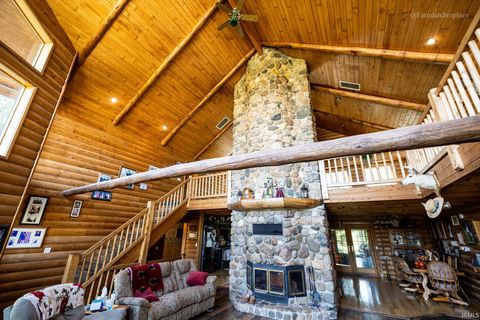 Tiny photo for 4108 N 100 W, Rochester, IN 46970 (MLS # 202541254)