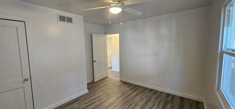 Tiny photo for 4423 Bowser Avenue, Fort Wayne, IN 46806 (MLS # 202541248)
