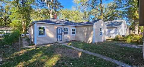 Tiny photo for 4423 Bowser Avenue, Fort Wayne, IN 46806 (MLS # 202541248)