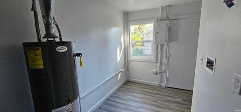 Tiny photo for 4423 Bowser Avenue, Fort Wayne, IN 46806 (MLS # 202541248)