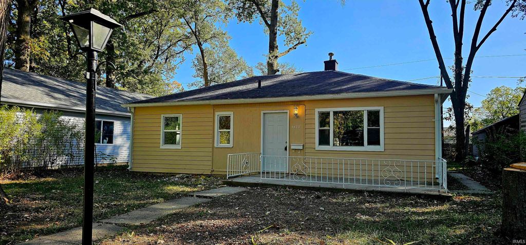 Photo of 4423 Bowser Avenue, Fort Wayne, IN 46806 (MLS # 202541248)