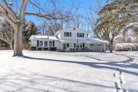 Photo of 200 Crescent Avenue, Kendallville, IN 46755 (MLS # 202602324)