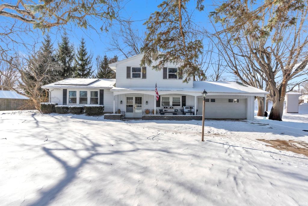Photo of 200 Crescent Avenue, Kendallville, IN 46755 (MLS # 202602324)