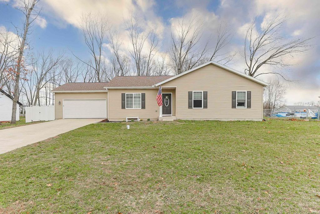 Photo of 29777 Ashford Drive, Elkhart, IN 46514 (MLS # 202608778)