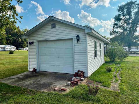 Tiny photo for 47 E 15th Street, Vincennes, IN 47591 (MLS # 202635096)