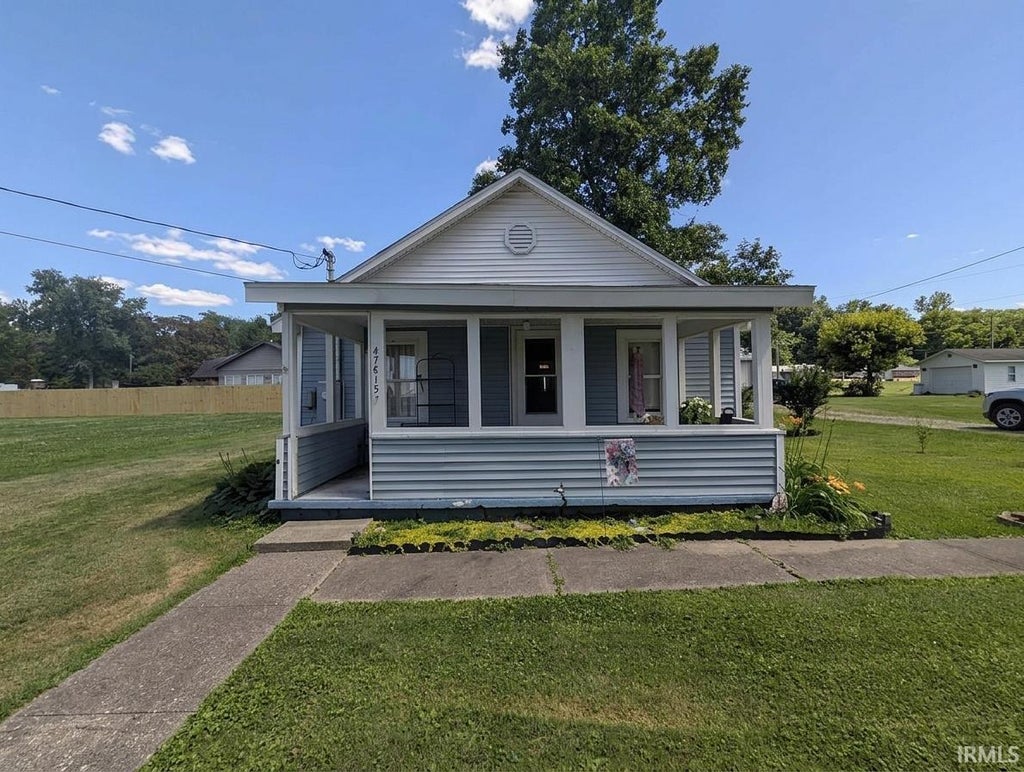 Photo of 47 E 15th Street, Vincennes, IN 47591 (MLS # 202635096)