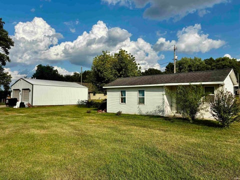 Tiny photo for 47 E 15th Street, Vincennes, IN 47591 (MLS # 202635096)