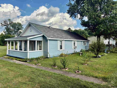 Tiny photo for 47 E 15th Street, Vincennes, IN 47591 (MLS # 202635096)