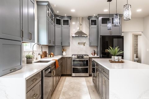 Tiny photo for 1539 S Coleman Court, Bloomington, IN 47401 (MLS # 202611193)