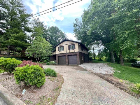 Tiny photo for 1153 W 13th Street, Jasper, IN 47546 (MLS # 202619331)
