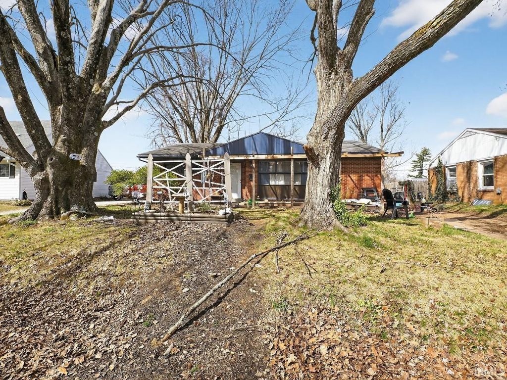 Photo of 5012 Helmuth Avenue, Evansville, IN 47715 (MLS # 202610229)