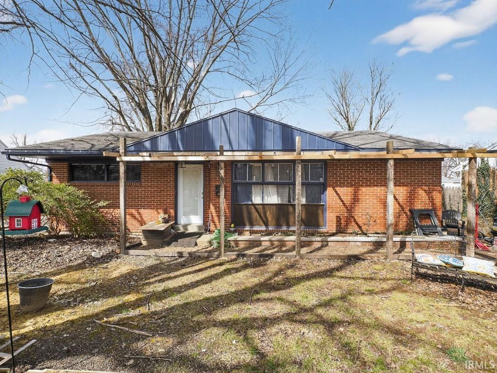 Photo of 5012 Helmuth Avenue, Evansville, IN 47715 (MLS # 202610229)