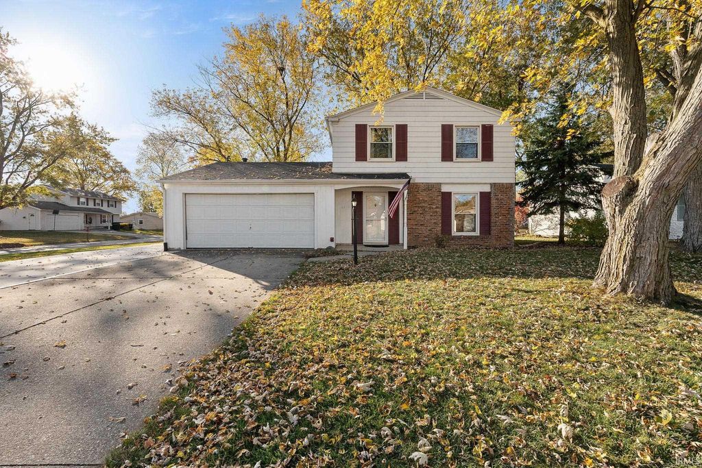 Photo of 6830 Elmbrook Drive, Fort Wayne, IN 46835 (MLS # 202544660)