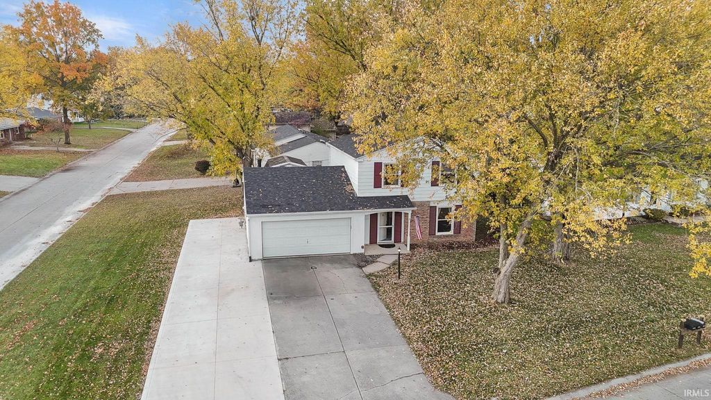 Photo of 6830 Elmbrook Drive, Fort Wayne, IN 46835 (MLS # 202544660)