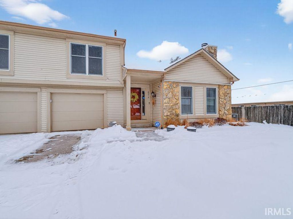 Photo of 6214 Crofton Drive, Fort Wayne, IN 46835 (MLS # 202604171)