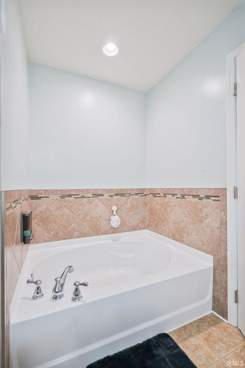 Tiny photo for 1625 FOXHAVEN Drive, Kokomo, IN 46902 (MLS # 202614319)