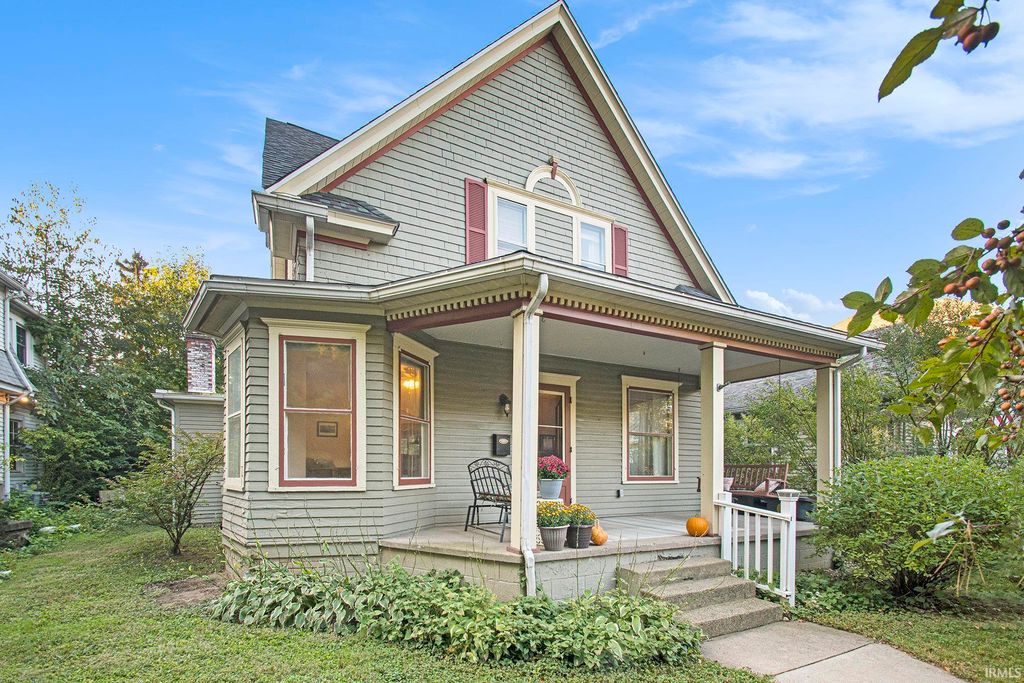 Photo of 204 Tonti Street, South Bend, IN 46617 (MLS # 202541881)