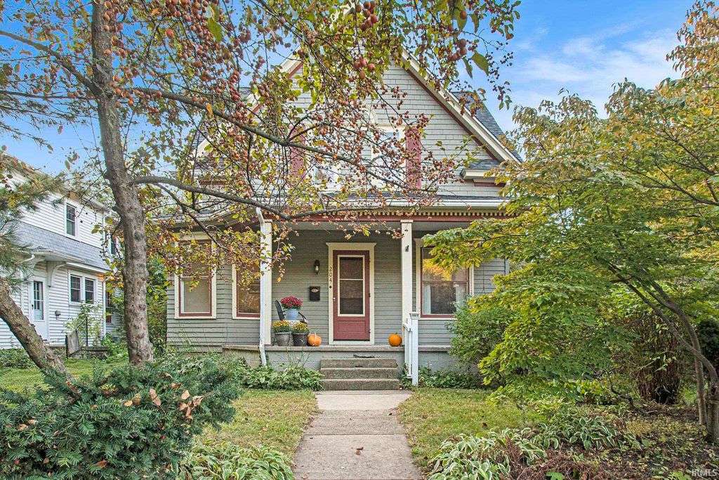 Photo of 204 Tonti Street, South Bend, IN 46617 (MLS # 202541881)