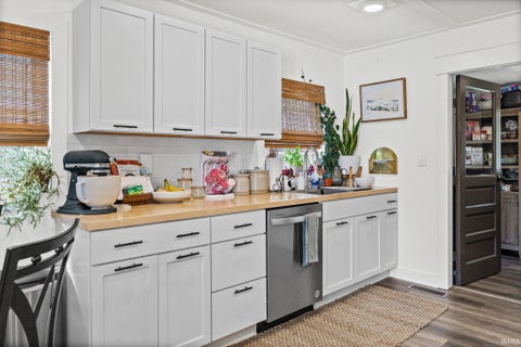 Tiny photo for 323 E Madison Street, Delphi, IN 46923 (MLS # 202641345)