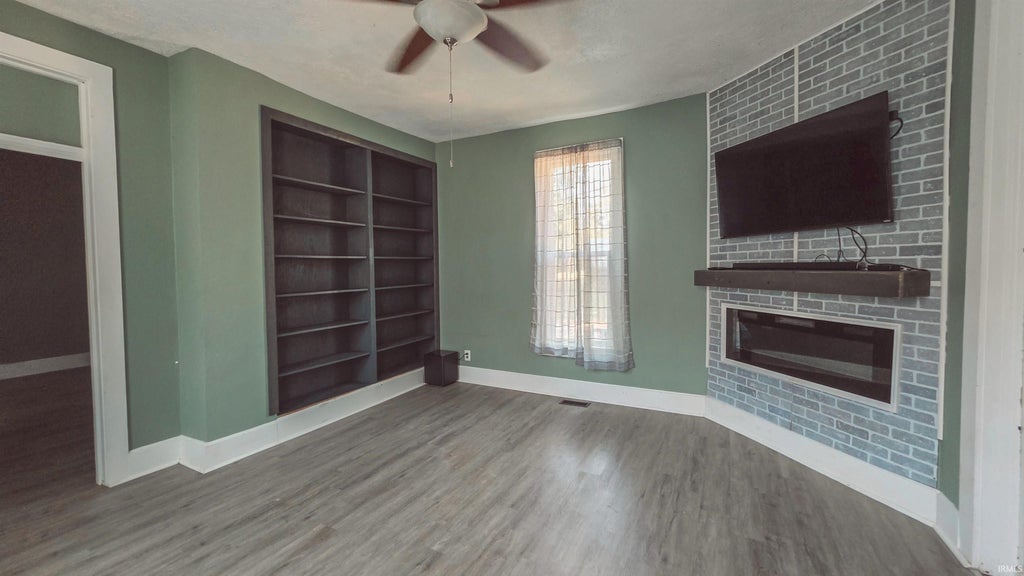 Photo of 4001 Kratzville Road, Evansville, IN 47710 (MLS # 202635830)