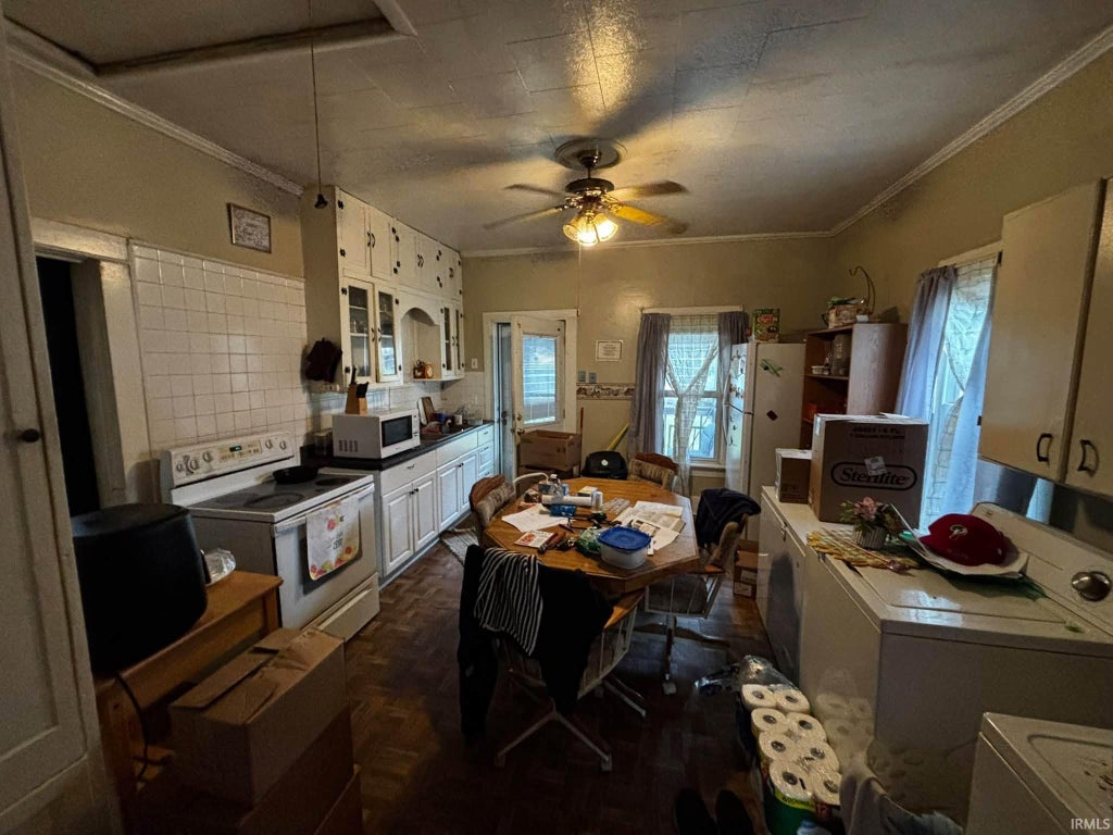 Photo of 1315 Lodge Avenue, Evansville, IN 47714 (MLS # 202639876)