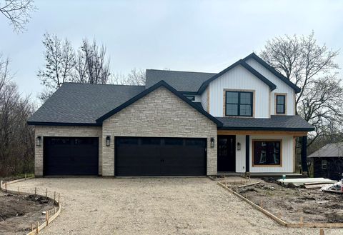 Photo of 411 N Illinois Street, Remington, IN 47977 (MLS # 202611447)