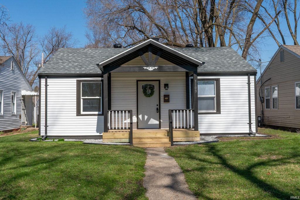 Photo of 1109 Beale Street, South Bend, IN 46616 (MLS # 202609304)