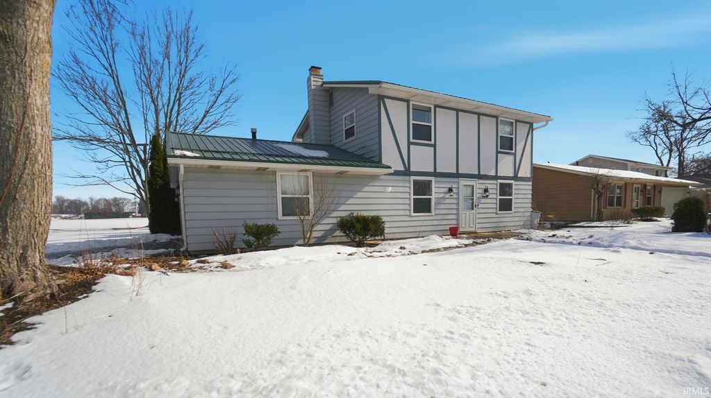 Photo of 3634 Colorado Court, Fort Wayne, IN 46815 (MLS # 202604313)